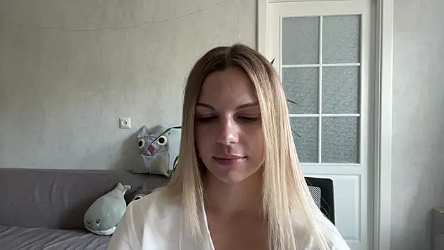 LaraineDomebo webcam