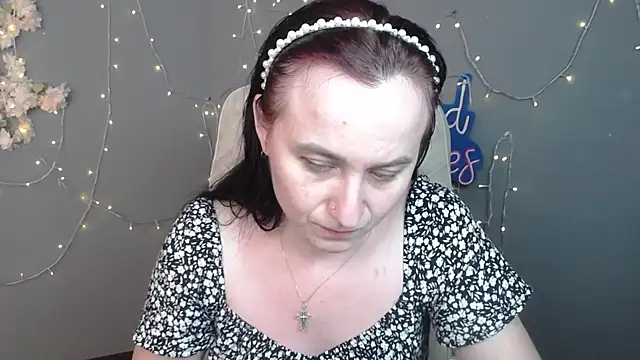 NinaFlawlees webcam