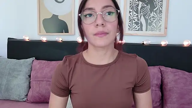 Pauline_Peach webcam