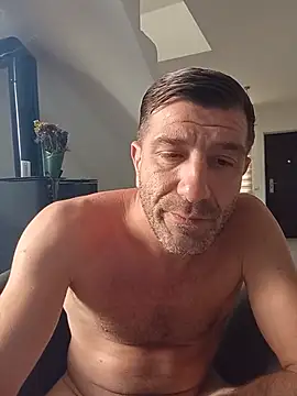 alexdaniel89 (Ask my age) - Play with ice on my dick