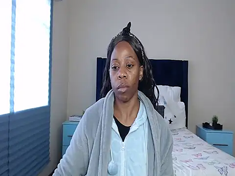queenmandyy - QUEENMANDYY's free webcam - UK Sex Cams