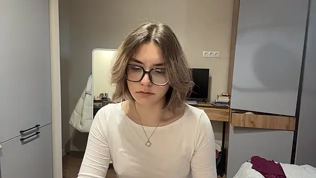 AnnaVelvetFire webcam