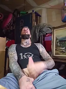 beardedtattood (Ask my age) - 💦💦💦💦Make my cock explode 💦💦💦💦