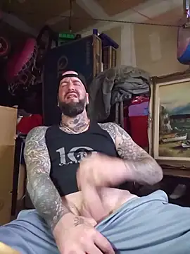 Beardedtattood webcam