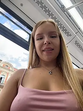 Liza_risky 🤥 online naked stream