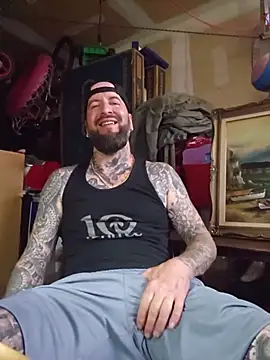 Beardedtattood Live Webcam on Stripchat