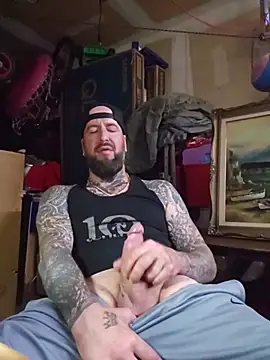 beardedtattood (Ask my age) - 💦💦💦💦Make my cock explode 💦💦💦💦