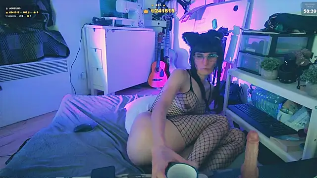 CeriseLapine live cam on StripChat