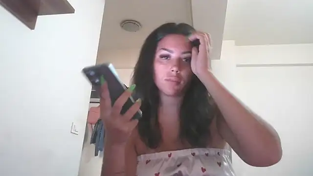 LovelyJulliette webcam