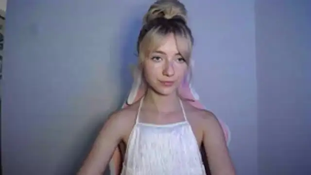 LuciaYoung webcam