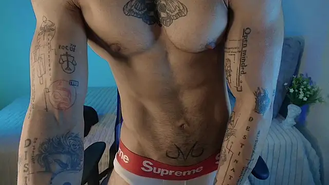 Thomas_Fit1 live cam on StripChat
