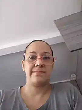 nicolle_milf1978 webcam