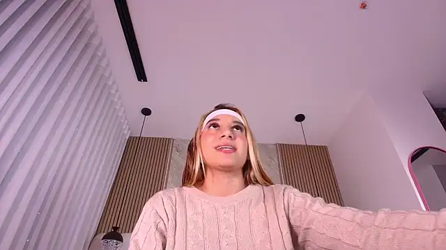 celeste_moonx webcam