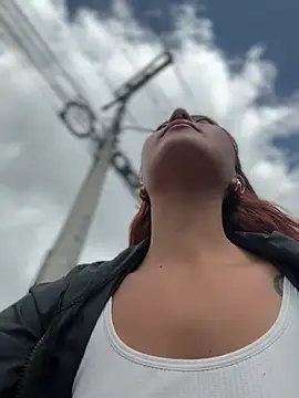 Lux_Scarlett webcam