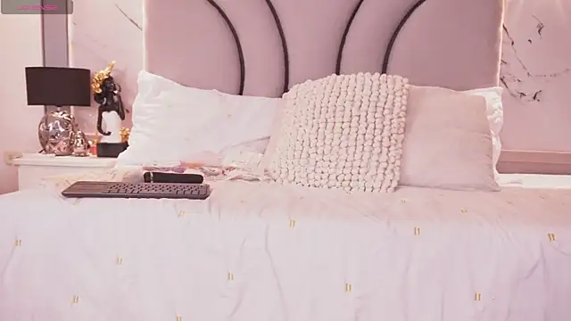 Helena_Whaite webcam