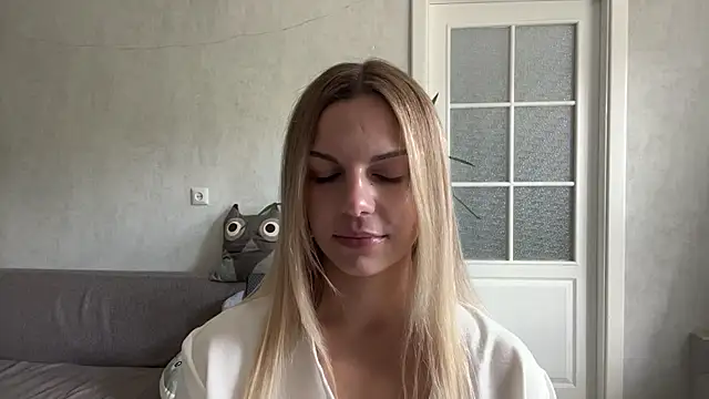 LaraineDomebo webcam