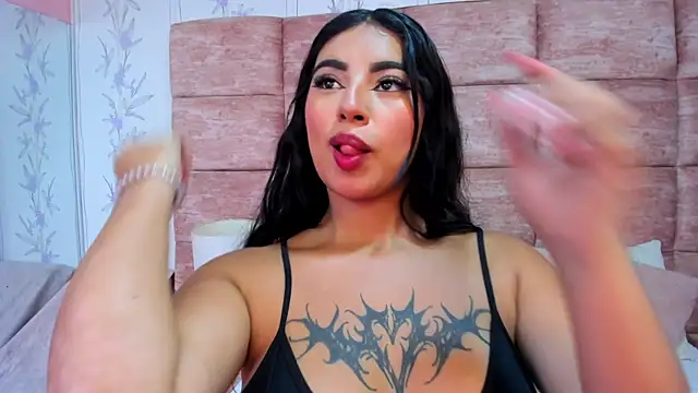 IsabellaNesh webcam