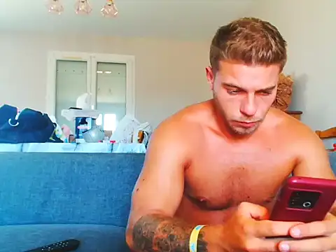 Elkafit28 live sex cam