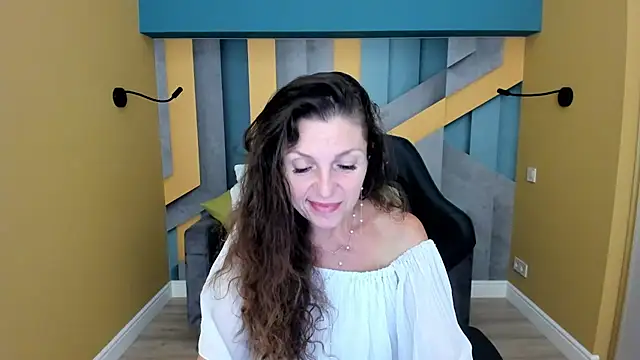 EllaLong webcam