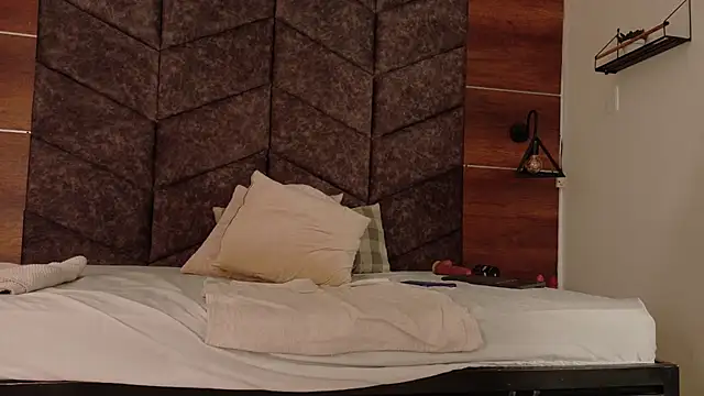 SeleneGibson__ webcam