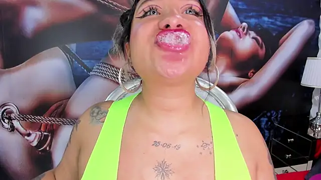 miss_danika webcam