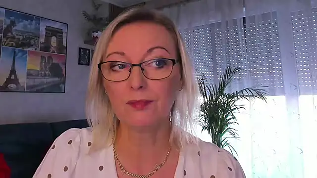 vanessa_chat - Vanessa_chat's free webcam - UK Sex Cams