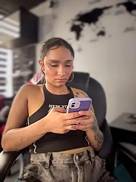 Isabella-Teen webcam