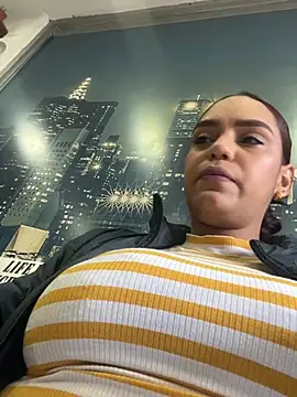 Sara-77 webcam