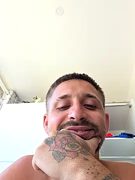 omarito100 webcam