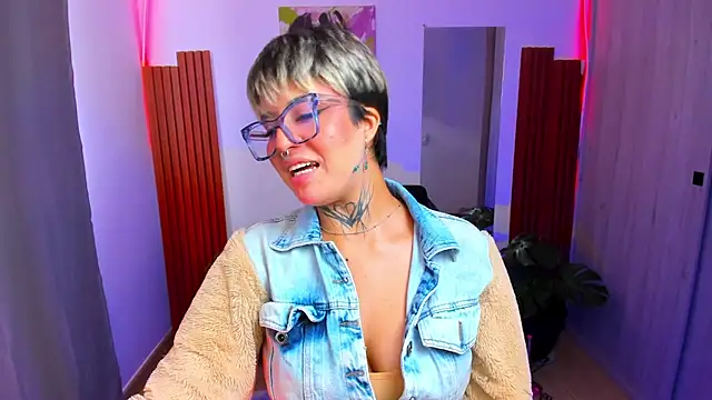 Rebeka-baker webcam