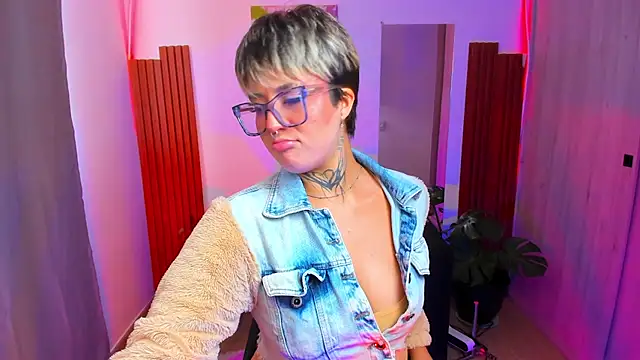 Rebeka-baker webcam