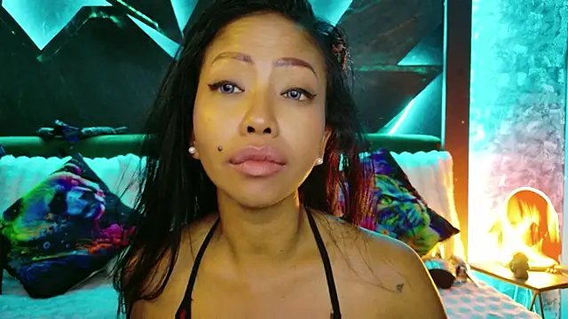 ElyaQuinn webcam