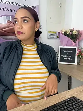 Sara-77 webcam