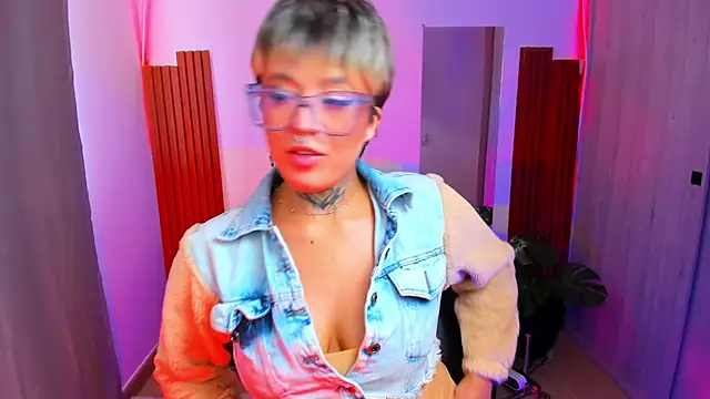 Rebeka-baker webcam