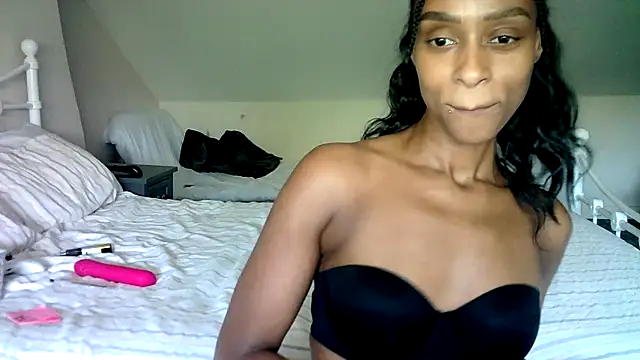 Hazel_Dollxx webcam