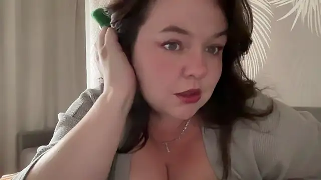 Fluffy_Puffy live cam on StripChat