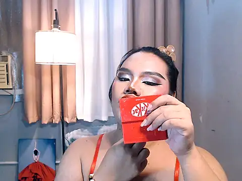 TSbrianaHugeCock webcam
