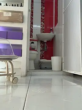 Yasmina_Noir webcam