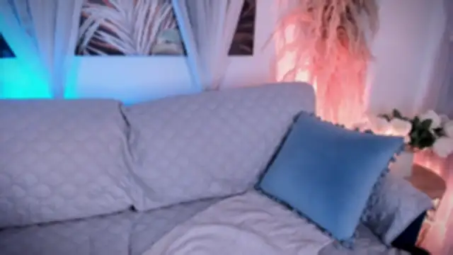 Nicolle_W webcam