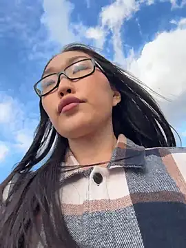 trytomakememoam webcam