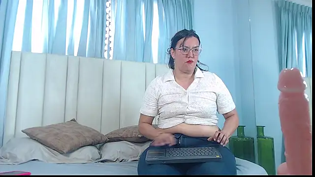 Sallydickinson webcam