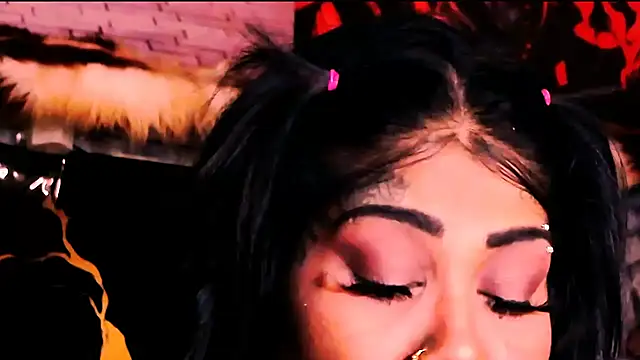 indian_dreamgirl webcam
