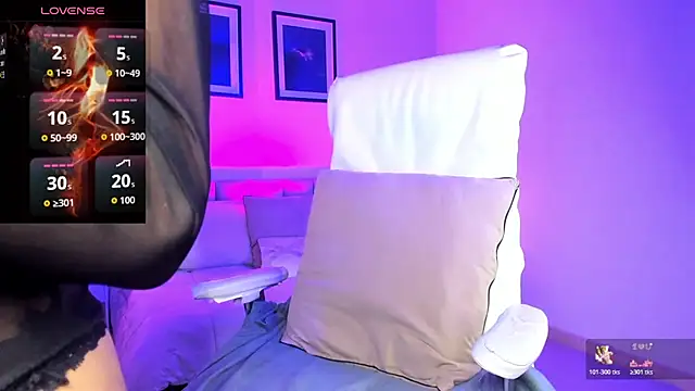 madisson_bluee (F teen) - Spanks that hot ass x5