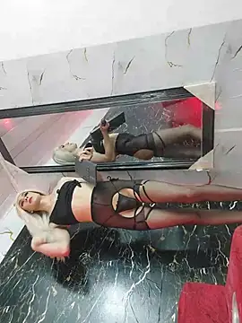 crislingery_dolli (T young) - doggy style 4 fingers in ass