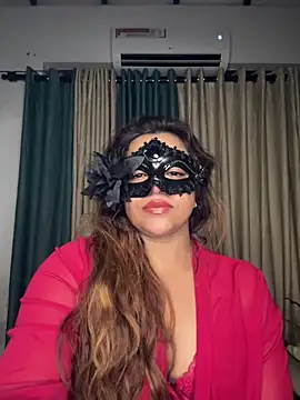Zaralanson live cam on StripChat