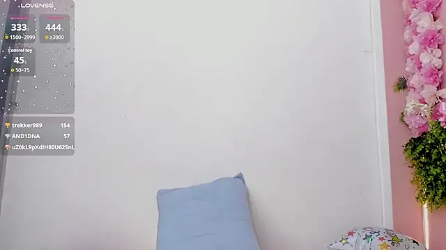 Mikasa_Horny webcam