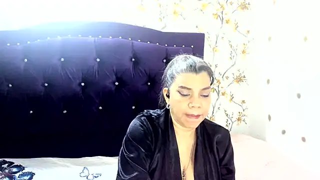 vikyadams webcam