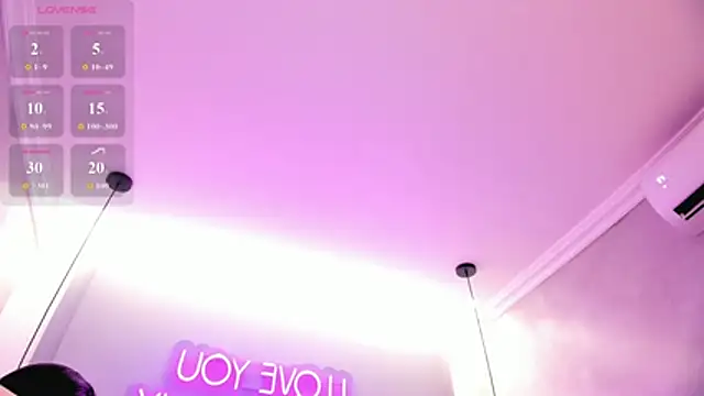 Naomymonroe_ webcam