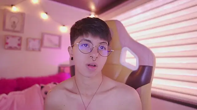 tommy_blue webcam