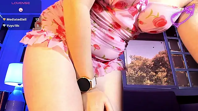 AlissaJoness webcam